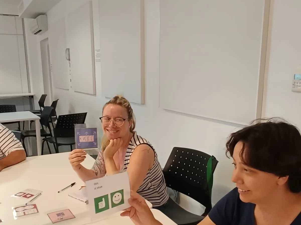 Échange entre participantes pendant l'atelier